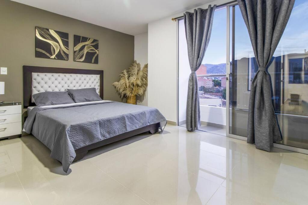 ميديلين Amplio Apartamento En Calasanz - Estadio المظهر الخارجي الصورة